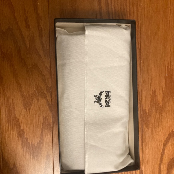 MCM Large Visetos Original Wallet - Picture 2 of 3